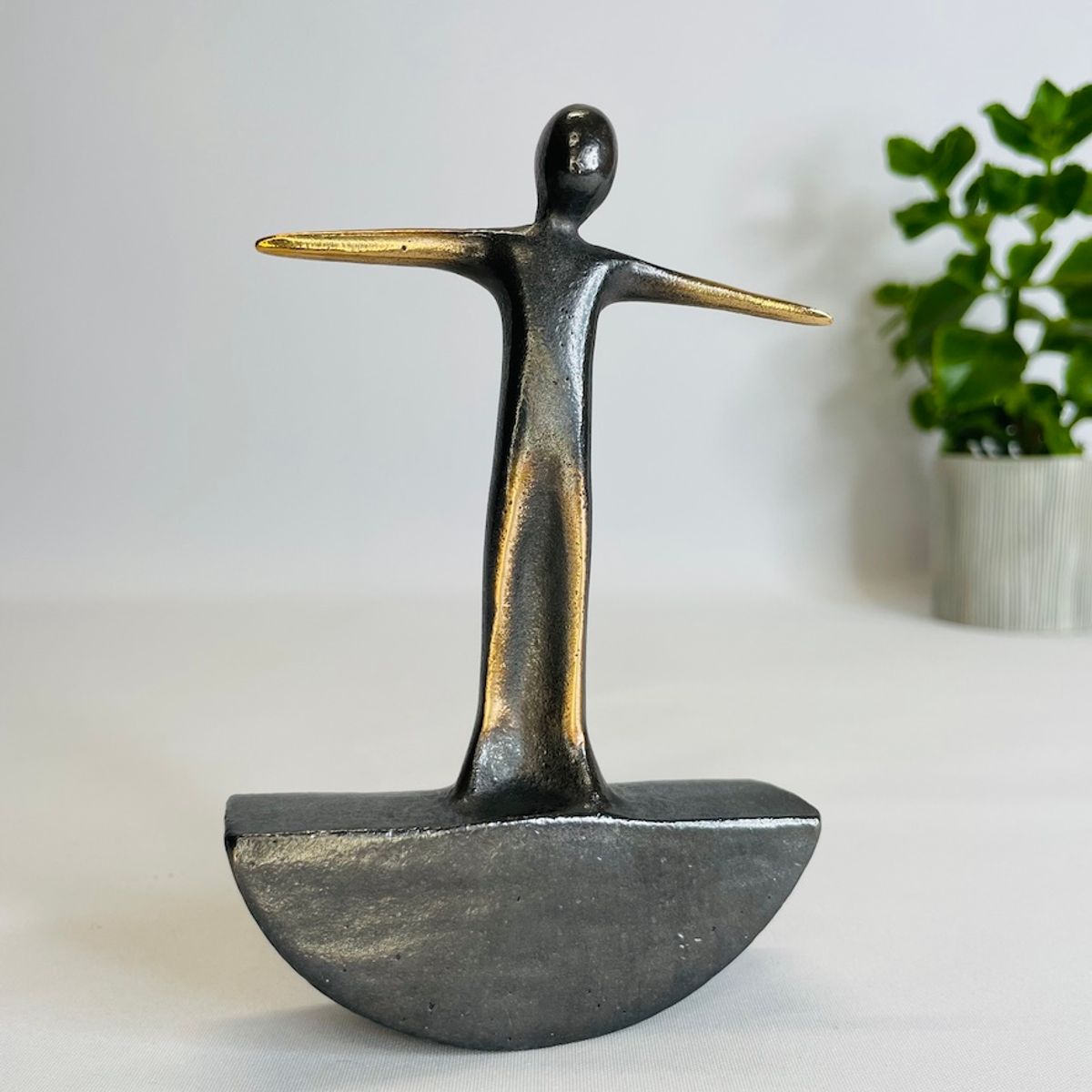 Balance - skulptur i ægte bronze