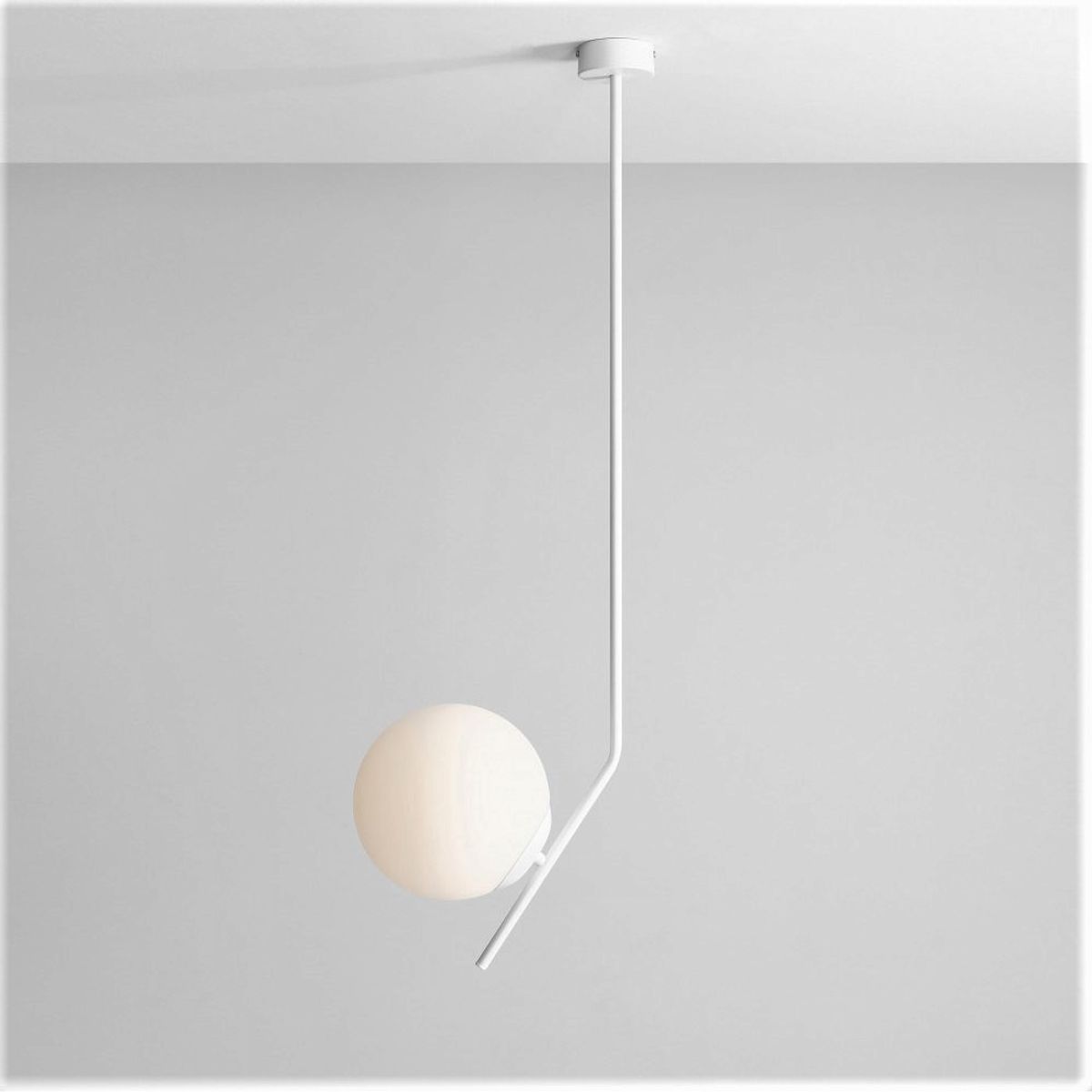 Arts - Loftlampe i hvidt metal og hvidt glas, højde 95 cm