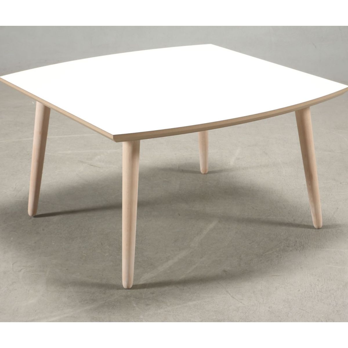 Boot - Sofabord i hvid laminat med egeben, vælg mellem 4 størrelser 70 x 70 cm Højde 40 cm