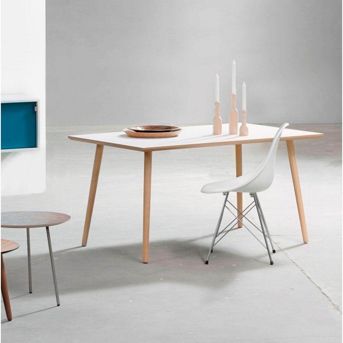 DT 110 - Spisebord i hvid laminat med egeben 120 x 60 cm